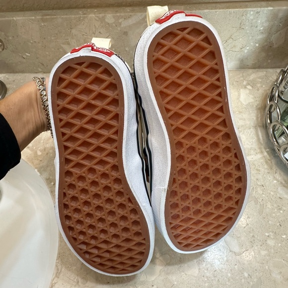 NWOT Kids Slip on Checkerboard Vans size 12 - Picture 3 of 7